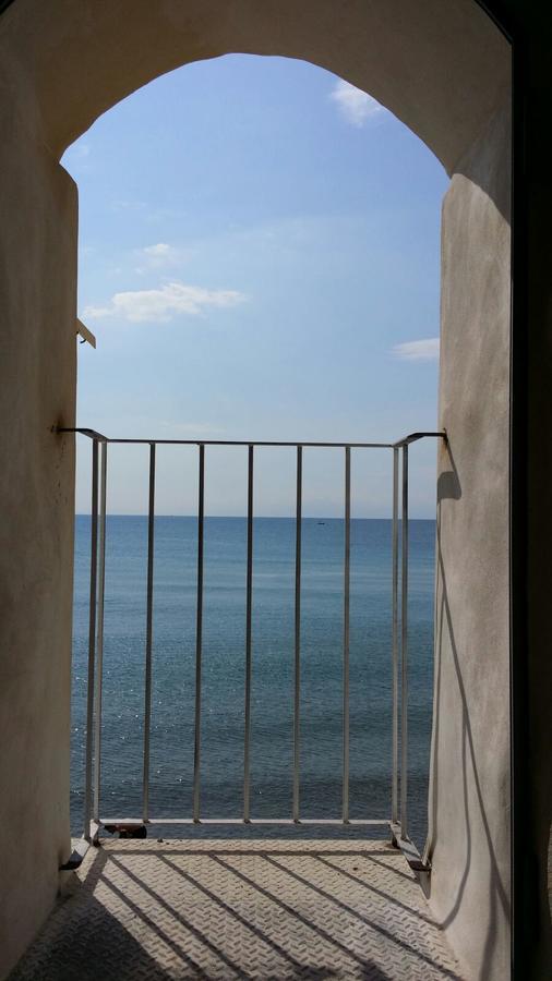Balcone Sulla Spiaggia Cefalu Exterior photo